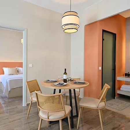 Santorini Family * Kamári