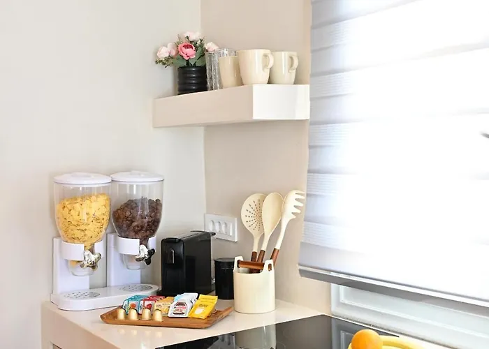 Santorini Family Kamári