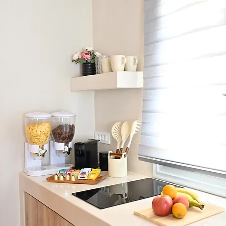 Santorini Family Kamári